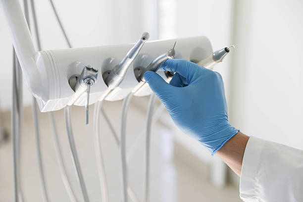 Professional Emergency Dentist technician working in Willowbrook, IL